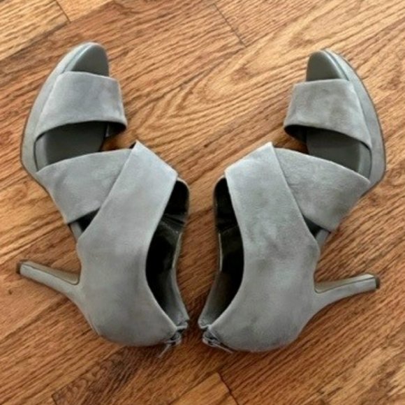 "Like New" Banana Republic Gray suede open toe, back zipper bootie - size 7 - Picture 7 of 11